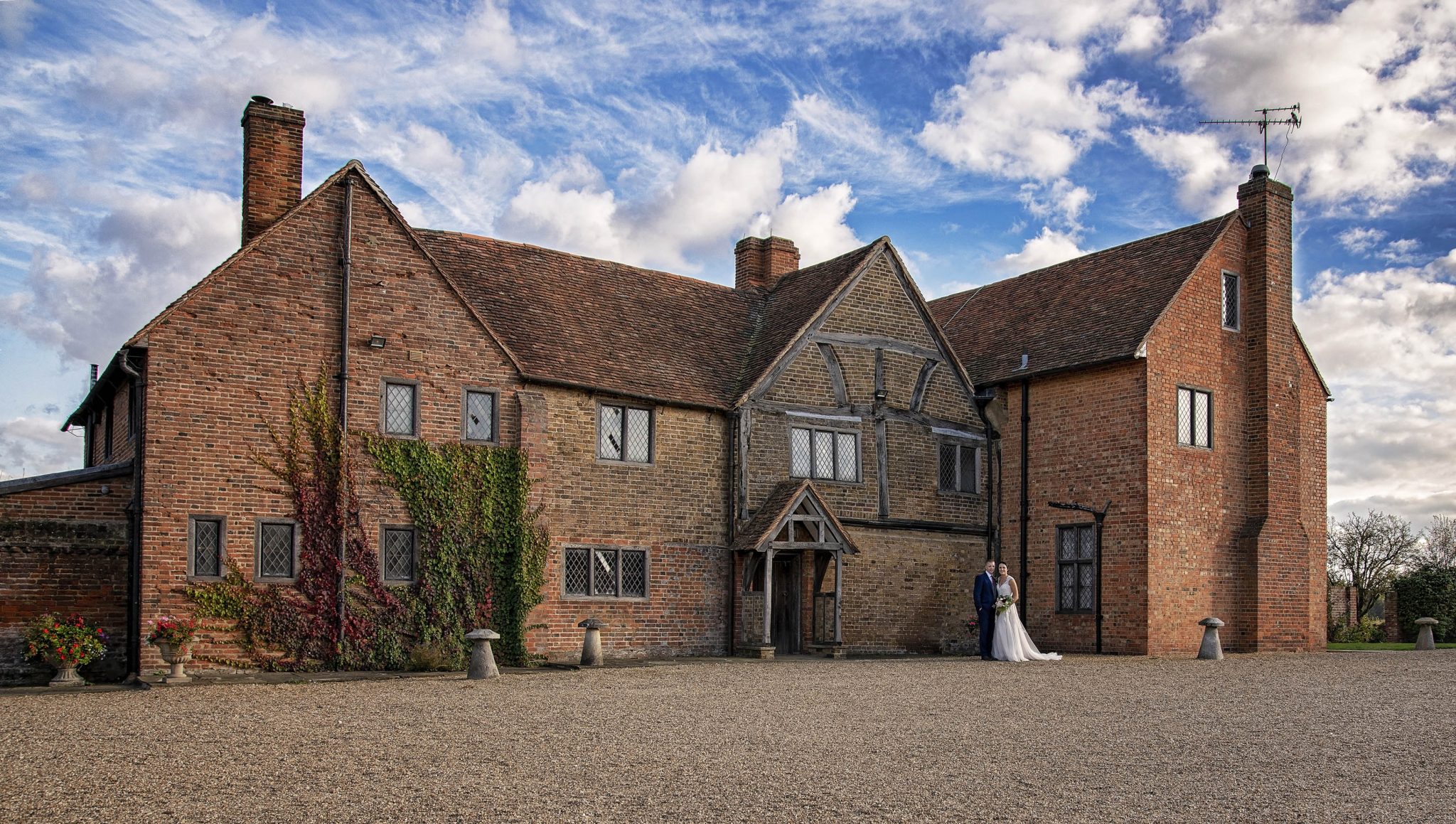 Lillibrooke Manor and Great Barn wedding venue in Cox Green
