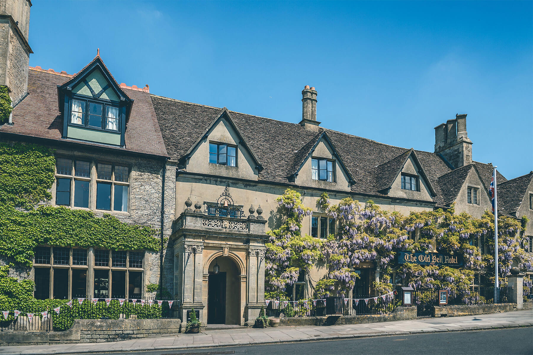 No 1 Abbey Row wedding venue in Malmesbury