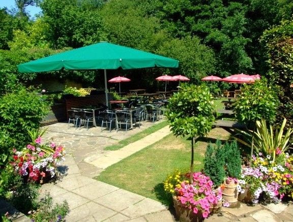 Drummond Arms Inn wedding venue in Guildford