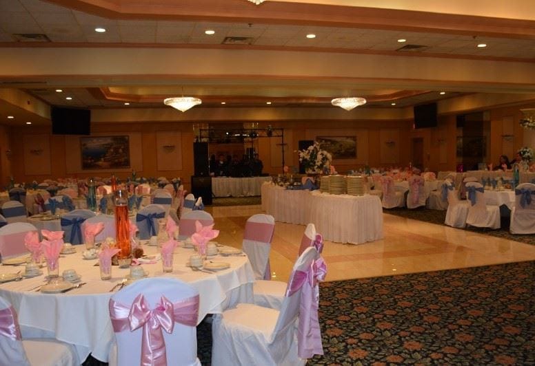 Carmina's Restaurant and Banquets wedding venue in Elgin