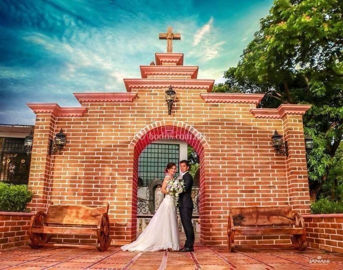 Hacienda de las Maravillas wedding venue in Acapulco
