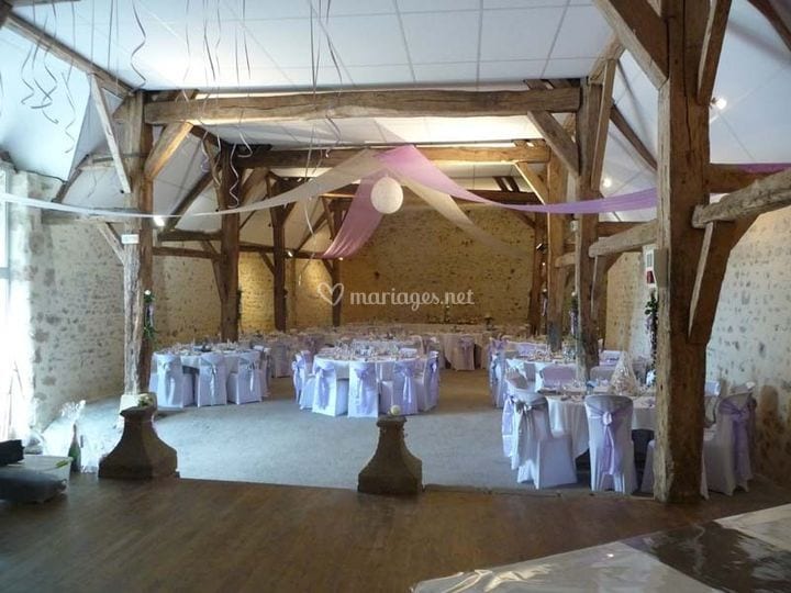 Château de la Beuvrière wedding venue in Saint-Hilaire-de-Court