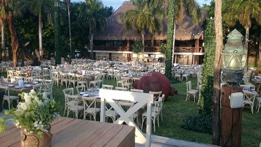 Capitán Dulché wedding venue in Isla Mujeres
