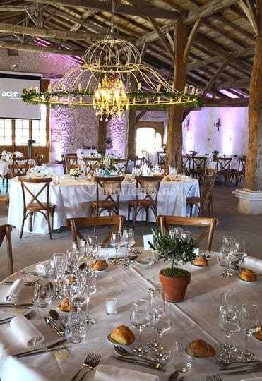 Château de Théon wedding venue in Cozes