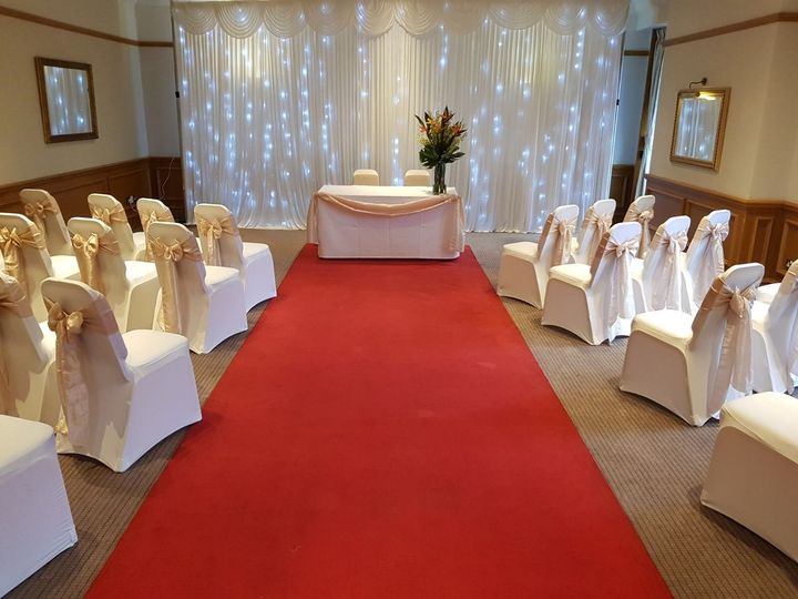 Holiday Inn Maidstone-Sevenoaks wedding venue in Wrotham Heath