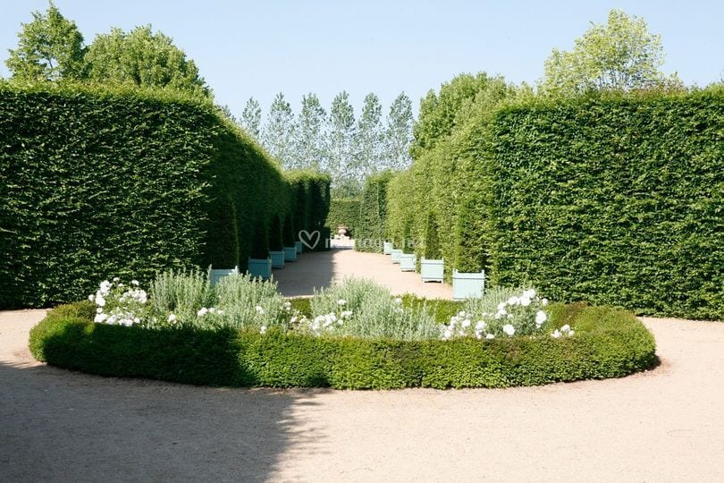 Château d'Ainay le Vieil wedding venue in Ainay-le-Vieil