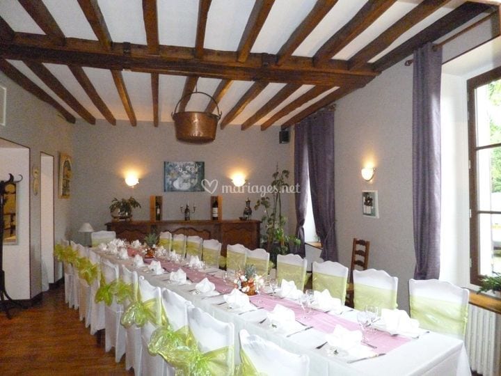 Auberge de l'Artoire wedding venue in Le Perray-en-Yvelines