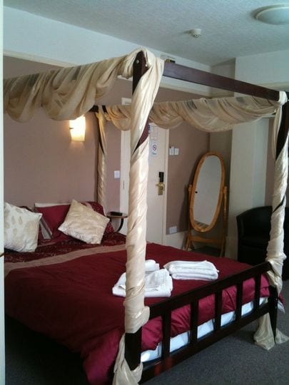 Deincourt Hotel wedding venue in Newark