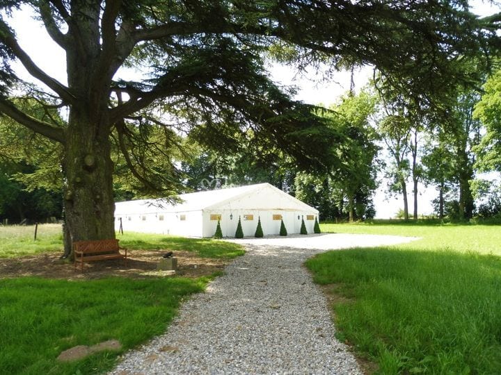 Château de Yaucourt wedding venue in Saint-Riquier