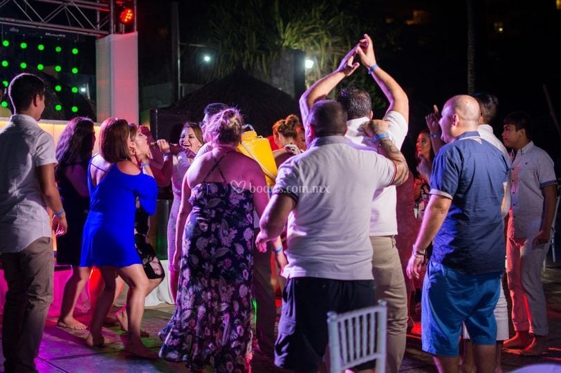 Hotel Krystal Ixtapa wedding venue in Ixtapa Zihuatanejo