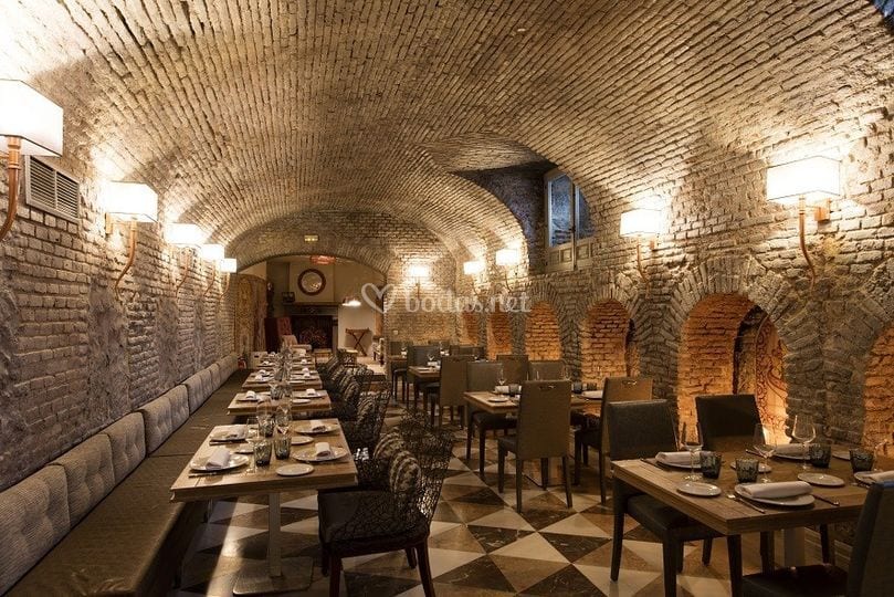 Café de Oriente wedding venue in Madrid